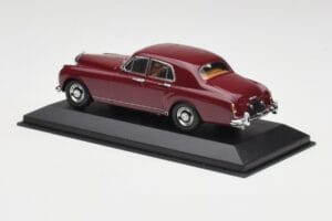 Bentley S1 Continental Flying Spur Bordeaux Minichamps 1:43 436139550 Métal Moulé — image 3 sur 4