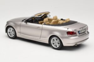 BMW 1 Series E88 Cabriolet Mineral Silver Metallic Kyosho 1:18 80430427020 Métal Moulé — image 7 sur 8