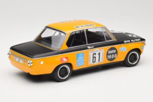 BMW 1600-2 BMW Alpina #61 R. Herzog / N. Lauda DNF 6 Hours Nurburgring 1970 Minichamps 1:18 155702661 Métal Moulé — image 2 sur 6