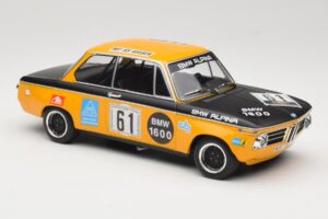 BMW 1600-2 BMW Alpina #61 R. Herzog / N. Lauda DNF 6 Hours Nurburgring 1970 Minichamps 1:18 155702661 Métal Moulé — image 4 sur 6
