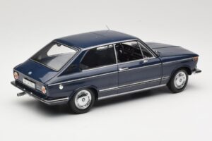 BMW 1600 Touring Bleu Minichamps 1:18 80430145823 Métal Moulé — image 3 sur 8