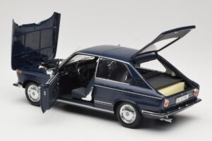 BMW 1600 Touring Bleu Minichamps 1:18 80430145823 Métal Moulé — image 5 sur 8