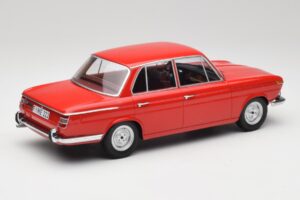 BMW 1800 Ti Carmin Rouge Minichamps 1:18 107024001 Métal Moulé — image 2 sur 6