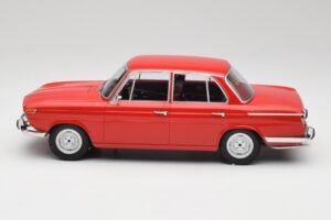 BMW 1800 Ti Carmin Rouge Minichamps 1:18 107024001 Métal Moulé — image 3 sur 6