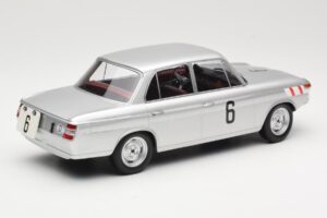 BMW 1800 TiSA #6 J. Munaron / K. Eppelein 24 Hours of Spa 1965 Minichamps 1:18 155652906 Métal Moulé — image 2 sur 6