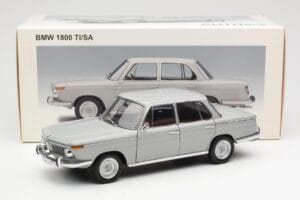 BMW 1800 TiSA Bernina Gris AUTOart 1:18 70621 Métal Moulé — image 8 sur 8