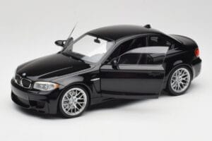 BMW 1M Coupe E82 Black Metallic Minichamps 1:18 110020021 Métal Moulé — image 2 sur 8