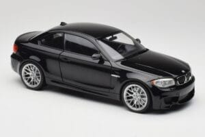 BMW 1M Coupe E82 Black Metallic Minichamps 1:18 110020021 Métal Moulé — image 6 sur 8