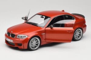 BMW 1M Coupe E82 Sakhir Orange Metallic Minichamps 1:18 110020020 Métal Moulé — image 2 sur 8