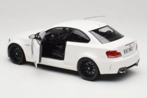 BMW 1M Coupe E82 Blanc Minichamps 1:18 110020022 Métal Moulé — image 5 sur 8