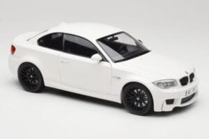 BMW 1M Coupe E82 Blanc Minichamps 1:18 110020022 Métal Moulé — image 6 sur 8
