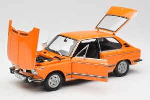 BMW 2000 Tii Touring Orange Minichamps 1:18 80430145824 Métal Moulé — image 2 sur 8