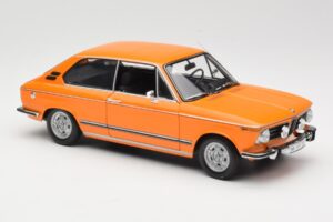 BMW 2000 Tii Touring Orange Minichamps 1:18 80430145824 Métal Moulé — image 6 sur 8