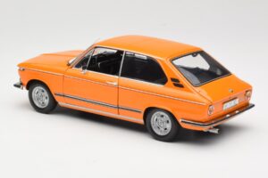 BMW 2000 Tii Touring Orange Minichamps 1:18 80430145824 Métal Moulé — image 7 sur 8
