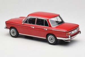 BMW 2000 121 Rouge MCG 1:18 MCG18543 Métal Moulé — image 5 sur 6
