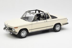 BMW 2002 Baur Cabriolet E10 Chamonix Blanc AUTOart 1:18 70532 Métal Moulé