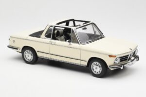 BMW 2002 Baur Cabriolet E10 Chamonix Blanc AUTOart 1:18 70532 Métal Moulé — image 6 sur 8