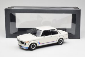 BMW 2002 Tii Turbo Alpine White Minichamps 1:18 155026200 Métal Moulé — image 6 sur 6