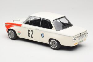BMW 2002 tiK BMW AG #1 H. Hahne / D. Quester Class Winner Guards International 6 Hours Brands Hatch 1969 Minichamps 1:18 1556 — image 5 sur 6