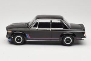 BMW 2002 Turbo Noir Minichamps 1:18 155026204 Métal Moulé — image 3 sur 6