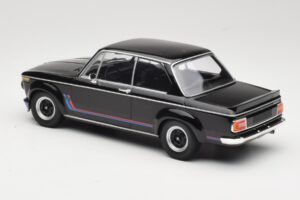 BMW 2002 Turbo Noir Minichamps 1:18 155026204 Métal Moulé — image 5 sur 6