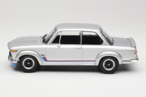 BMW 2002 Turbo E10 Argent Minichamps 1:18 155026201 Métal Moulé — image 3 sur 6