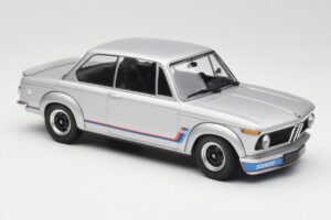 BMW 2002 Turbo E10 Argent Minichamps 1:18 155026201 Métal Moulé — image 4 sur 6