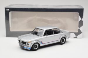 BMW 2002 Turbo E10 Argent Minichamps 1:18 155026201 Métal Moulé — image 6 sur 6