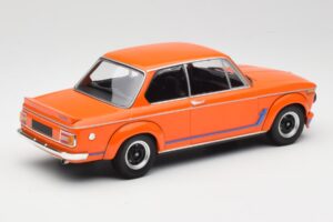 BMW 2002 Turbo Orange Minichamps 1:18 155026202 Métal Moulé — image 2 sur 6