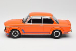 BMW 2002 Turbo Orange Minichamps 1:18 155026202 Métal Moulé — image 3 sur 6
