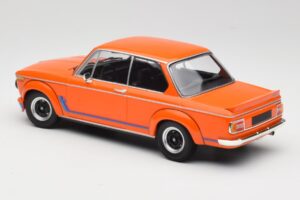 BMW 2002 Turbo Orange Minichamps 1:18 155026202 Métal Moulé — image 5 sur 6