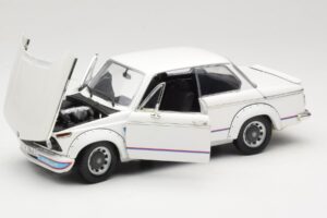 BMW 2002 Turbo E10 Blanc Anson 1:18 30393 Métal Moulé — image 2 sur 8