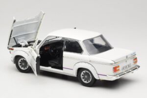 BMW 2002 Turbo E10 Blanc Anson 1:18 30393 Métal Moulé — image 5 sur 8