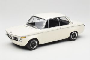 BMW 2002 Blanc Plain Body Version Minichamps 1:18 155702600 Métal Moulé