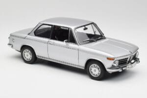 BMW 2002tii Argent AUTOart 1:18 80430151479 Métal Moulé — image 6 sur 8
