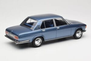 BMW 2500 E3 Blue Metallic BoS Models 1:18 BOS030 Résine — image 2 sur 6