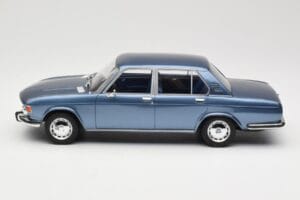 BMW 2500 E3 Blue Metallic BoS Models 1:18 BOS030 Résine — image 3 sur 6