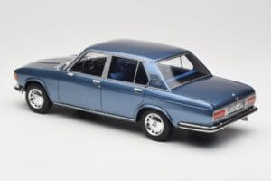 BMW 2500 E3 Blue Metallic BoS Models 1:18 BOS030 Résine — image 5 sur 6