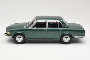 BMW 2500 E3 Green Metallic Minichamps 1:18 155029201 Métal Moulé — image 3 sur 6