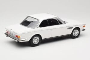 BMW 2800 CS E9 Blanc Minichamps 1:18 155028030 Métal Moulé — image 2 sur 6