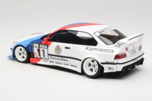 BMW 3 E36 Khyzyl Saleem Warsteiner Otto 1:18 OT1176 Résine — image 5 sur 6