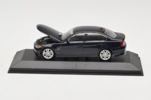 BMW 3 Series E90 Dark Blue Metallic Minichamps 1:43 80420392151-R Métal Moulé — image 2 sur 5