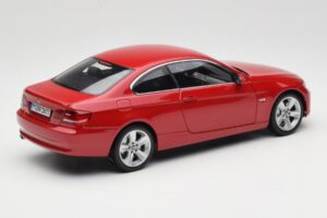 BMW 3 Series E92 Rouge Kyosho 1:18 80430407219 Métal Moulé — image 3 sur 8