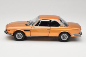 BMW 3.0 CSi E9 Gold Metallic Minichamps 1:18 180029027 Métal Moulé — image 4 sur 8