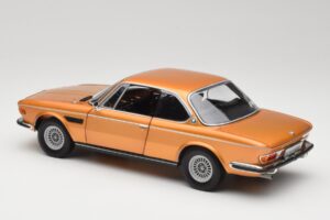 BMW 3.0 CSi E9 Gold Metallic Minichamps 1:18 180029027 Métal Moulé — image 7 sur 8