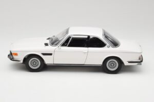 BMW 3.0 CSi E9 Blanc Minichamps 1:18 180029026 Métal Moulé — image 4 sur 8