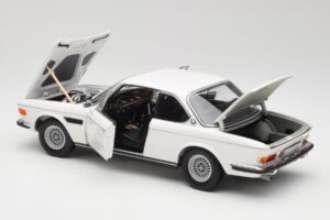 BMW 3.0 CSi E9 Blanc Minichamps 1:18 180029026 Métal Moulé — image 5 sur 8