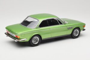BMW 3.0 CSi E9 Green Metallic Minichamps 1:18 155028034 Métal Moulé — image 2 sur 6