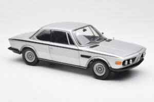 BMW 3.0 CSL E9 Argent Minichamps 1:18 180029020 Métal Moulé — image 6 sur 8