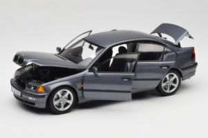 BMW 318i E46 Grey Metallic Édition Concessionnaire UT Models 1:18 80430028459 Métal Moulé — image 2 sur 8